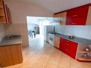 23996396-Ferienwohnung-6-Lopar-300x225-2