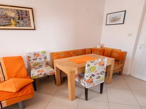 23996397-Ferienwohnung-2-Lopar-300x225-1