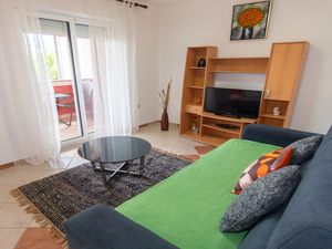 23996398-Ferienwohnung-2-Lopar-300x225-1