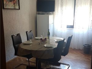 19107205-Ferienwohnung-6-Lopar-300x225-1