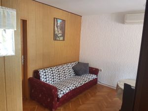 19107205-Ferienwohnung-6-Lopar-300x225-2