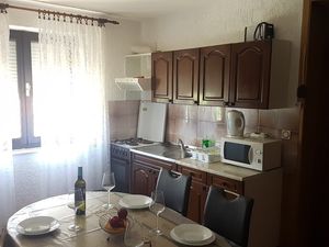 19107205-Ferienwohnung-6-Lopar-300x225-3