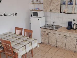 23932094-Ferienwohnung-5-Lopar-300x225-3