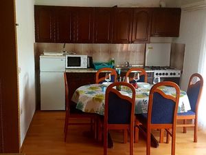 23931053-Ferienwohnung-6-Lopar-300x225-3