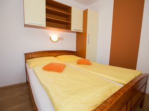 24020012-Ferienwohnung-6-Lopar-300x225-4