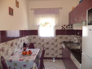 23946386-Ferienwohnung-2-Lopar-300x225-5