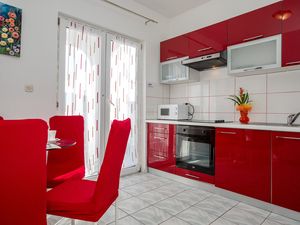 23964608-Ferienwohnung-3-Lopar-300x225-3