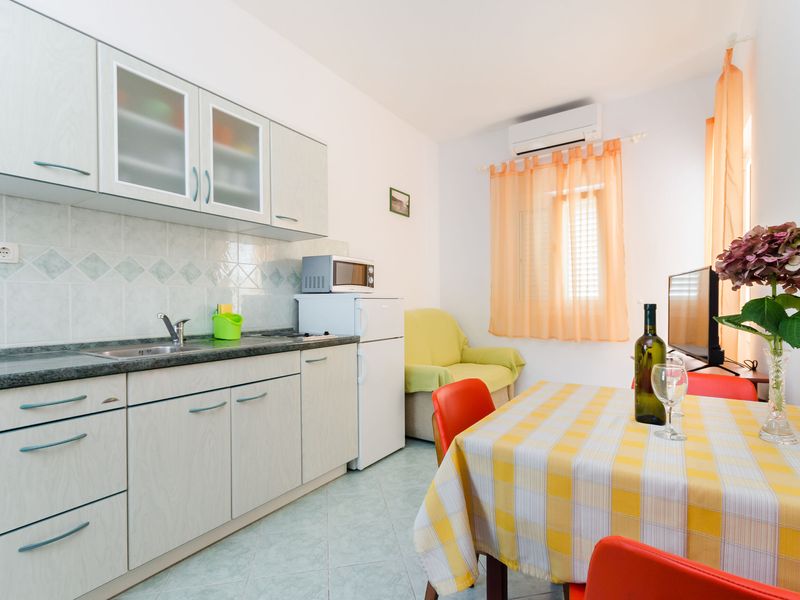 23943428-Ferienwohnung-2-Lopar-800x600-2