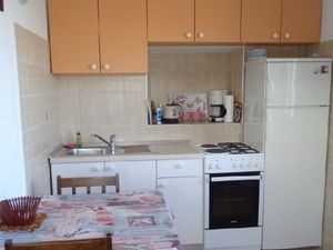 19285362-Ferienwohnung-3-Lopar-300x225-4