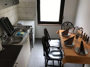 21748765-Ferienwohnung-4-Lopar-300x225-2