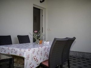 21748797-Ferienwohnung-3-Lopar-300x225-4