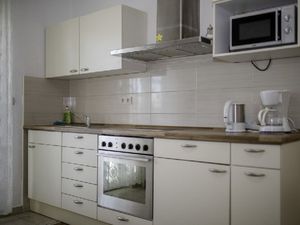 21748801-Ferienwohnung-3-Lopar-300x225-4