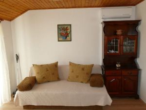 22490561-Ferienwohnung-4-Lopar-300x225-5