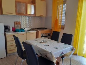 19285051-Ferienwohnung-0-Lopar-300x225-2