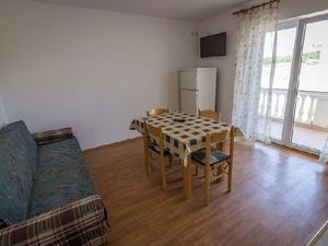 19398750-Ferienwohnung-3-Lopar-300x225-4