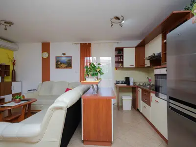 Ferienwohnung für 6 Personen (85 m²) in Lopar 3/10