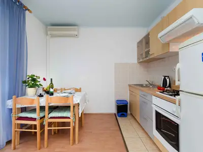 Ferienwohnung für 2 Personen (35 m²) in Lopar 6/10