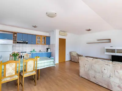 Ferienwohnung für 4 Personen (69 m²) in Lopar 5/10