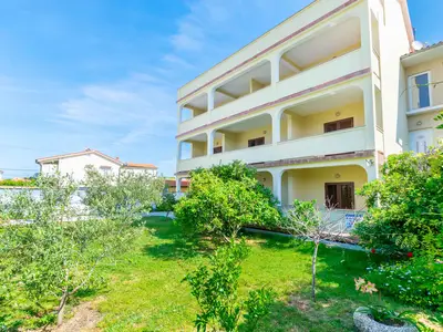 Ferienwohnung für 8 Personen (110 m²) in Lopar 3/10