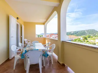 Ferienwohnung für 8 Personen (103 m²) in Lopar 1/10