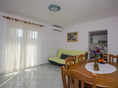 Ferienwohnung für 8 Personen (90 m²) in Lopar 10/10