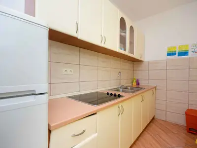 Ferienwohnung für 5 Personen (65 m²) in Lopar 8/10