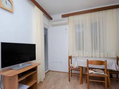 Ferienwohnung für 3 Personen (33 m²) in Lopar 8/10