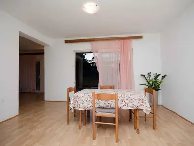Ferienwohnung für 5 Personen (90 m²) in Lopar 8/10