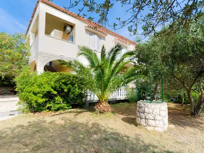 Ferienwohnung für 8 Personen (120 m²) in Lopar 6/10