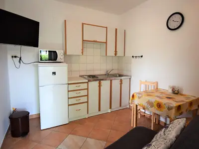 Ferienwohnung für 2 Personen (32 m²) in Lopar 6/10
