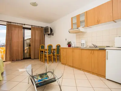Ferienwohnung für 3 Personen (40 m²) in Lopar 8/10