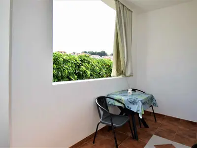 Ferienwohnung für 2 Personen (32 m²) in Lopar 3/10