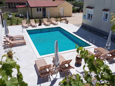 pool