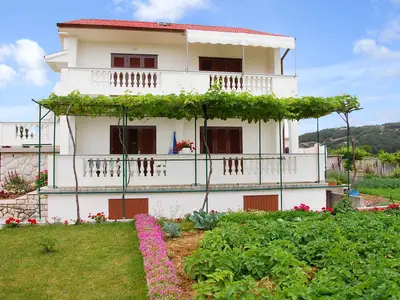 Ferienwohnung für 3 Personen (26 m²) in Lopar 1/10