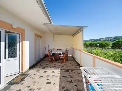 Ferienwohnung für 6 Personen (55 m²) in Lopar 1/10