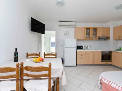 Ferienwohnung für 5 Personen (58 m²) in Lopar 6/10