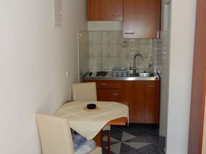 23012901-Ferienwohnung-2-Lovište-300x225-2