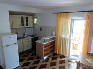 18559893-Ferienwohnung-2-Lovište-300x225-2