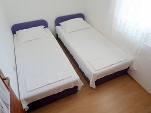 18559893-Ferienwohnung-2-Lovište-300x225-3