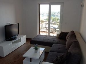 23933503-Ferienwohnung-3-Lovište-300x225-1