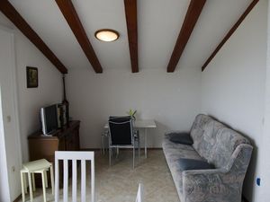 23178289-Ferienwohnung-6-Lovran-300x225-5