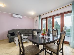 19043561-Ferienwohnung-5-Lovran-300x225-3