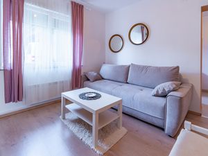 19129371-Ferienwohnung-6-Lovran-300x225-2