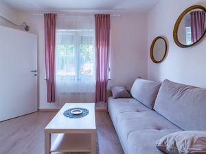 23926675-Ferienwohnung-6-Lovran-300x225-3