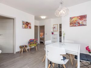 23737803-Ferienwohnung-4-Lovran-300x225-2