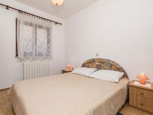 23739220-Ferienwohnung-4-Lovran-300x225-2