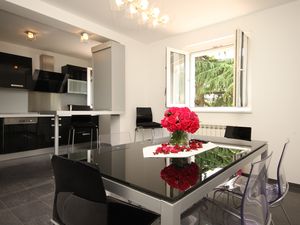 23929932-Ferienwohnung-7-Lovran-300x225-5