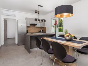 23748187-Ferienwohnung-6-Lovran-300x225-3