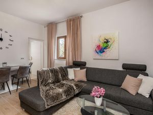 24003458-Ferienwohnung-4-Lovran-300x225-2