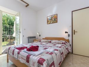 23736417-Ferienwohnung-4-Lovrecica-300x225-2